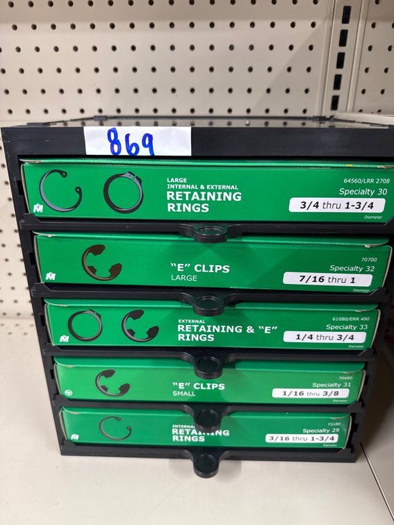 Lot of retaining wings, E clips
