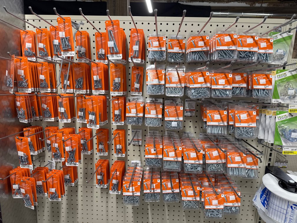 Lot of wood screws and suction cups