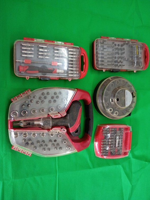 Variety of bit sets such as Husky and job smart