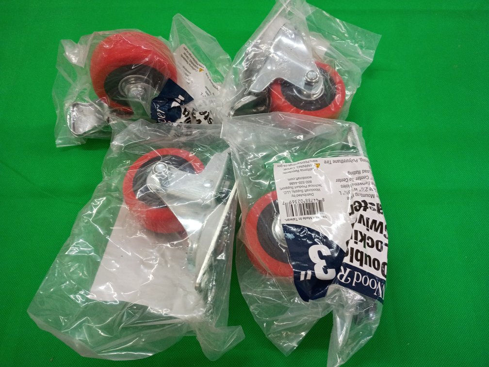 4 heavy duty 3-in casters
