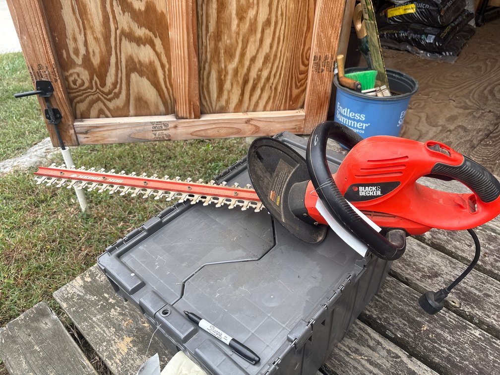 Black & Decker hedge trimmers
