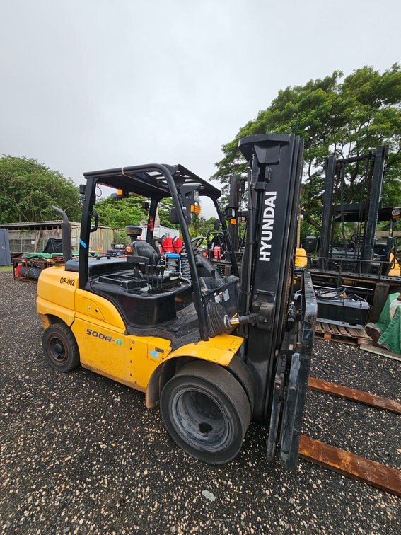 2018 Hyundai HD 50DA-9 Diesel Forklift – 11,000 lb Lifting Capacity