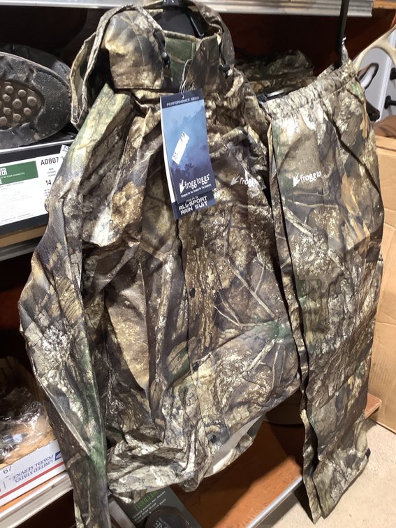 New with tags Frogg Toggs men's All-Sport rain suit