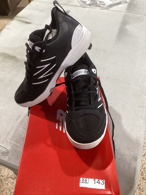 New Balance Fresh Foam 3000v7 Rubber Molded Spikes