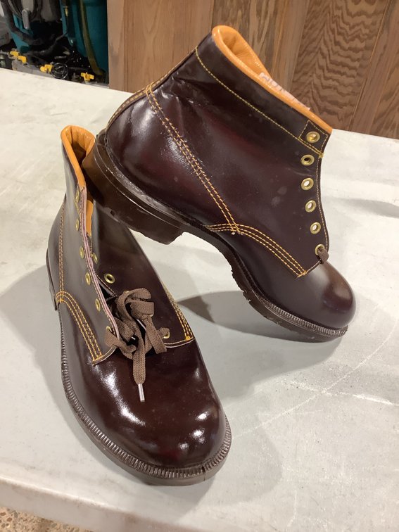 New size 8.5 Continental dressy work boots