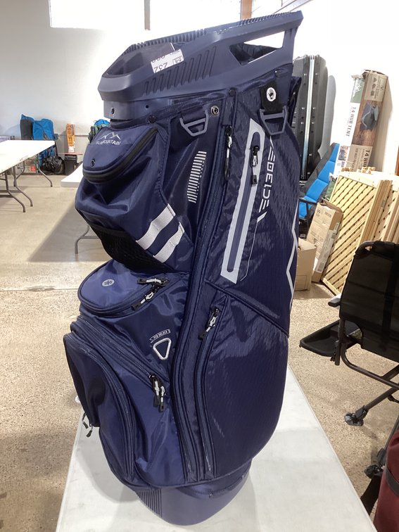 Sun Mountain C130 Golf Bag