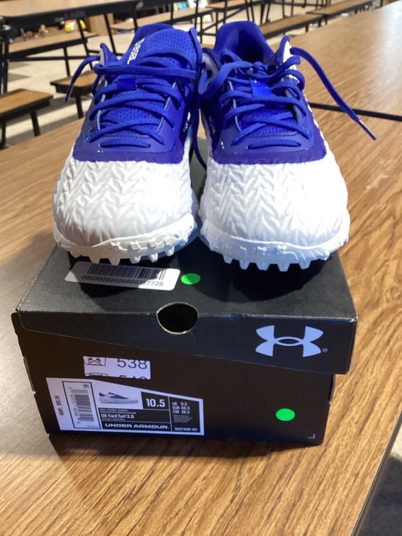 Under armour yard turf tennis shoes. Sz 10