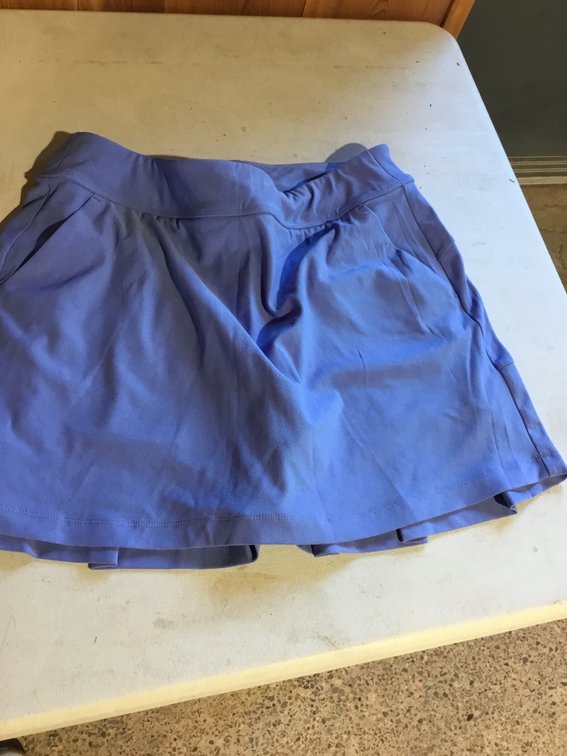 Greg Norman 17” Backpleat Pull-On Skort Size M peri in color New