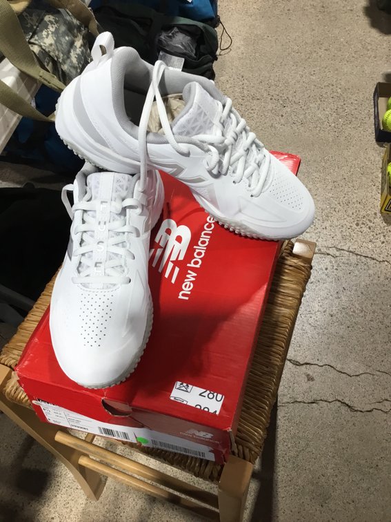 Women’s size 6 1/2 new Balance athletic shoes