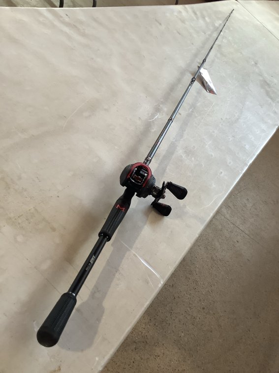Very nice rod & reel setup - Mach Jacked by Lews