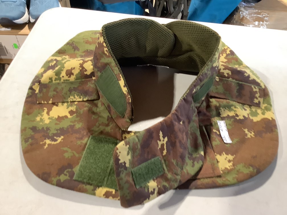 Camo collar/shoulder pc