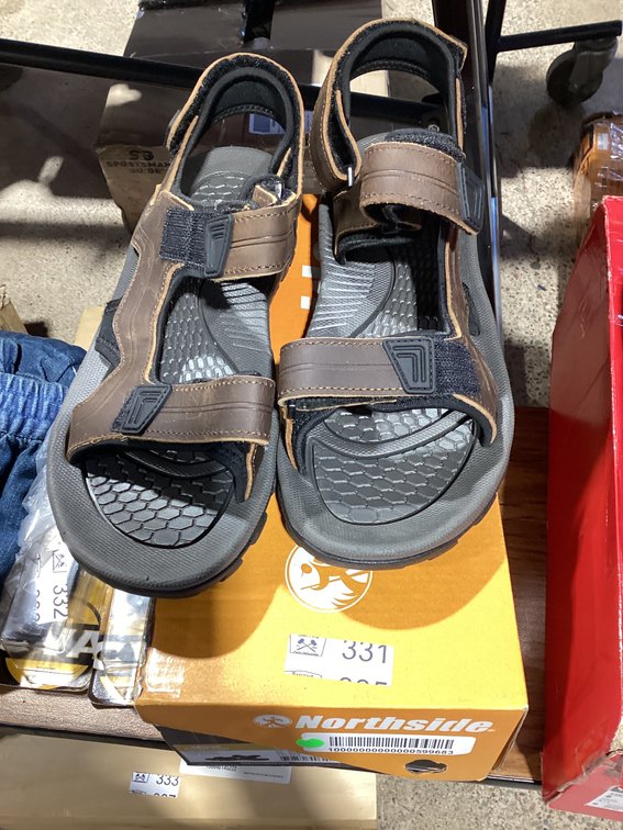 River run mens sandals SZ 11