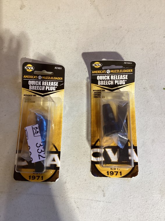 Quick release breech plug