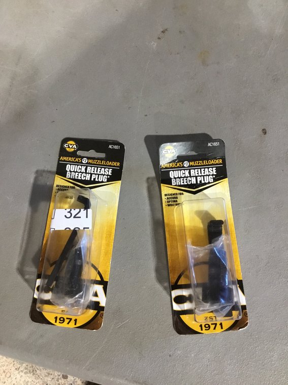 Quick release breech plug