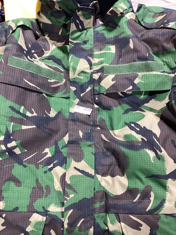 Camo insulated jacket sz 44 tall