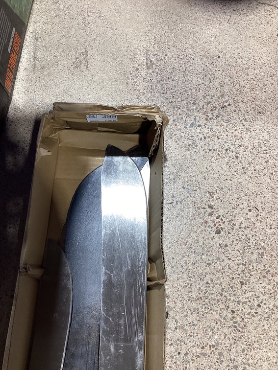 5 Machettes