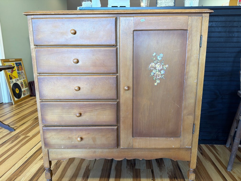 Image for Online Auction - Personal Items ONLINE AUCTION — Vintage, Christmas, Collectables, Baseball, much more!