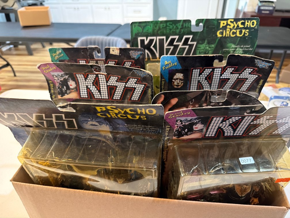 Kiss Band