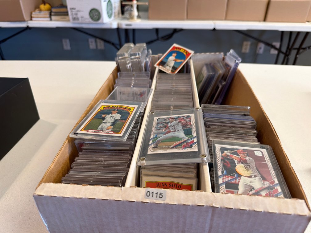 Lot of Baseball cards