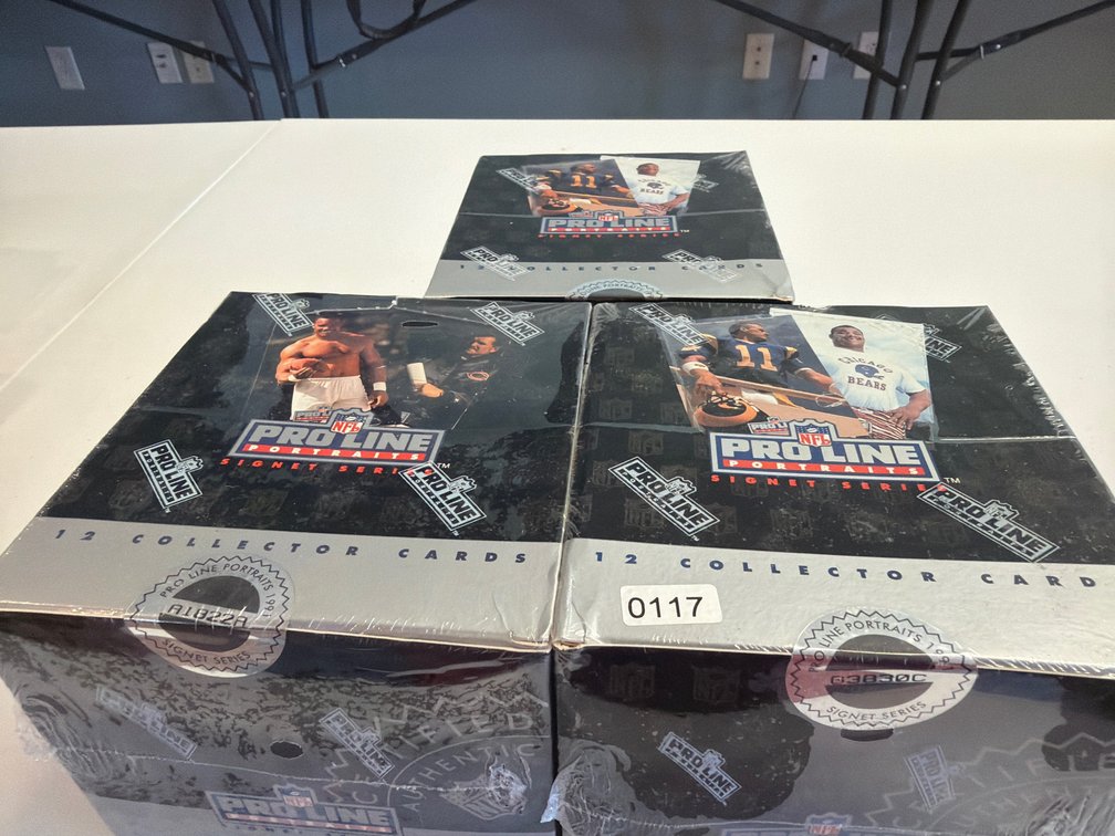NFL Proline Portraits Signet Series Box of collector cards.