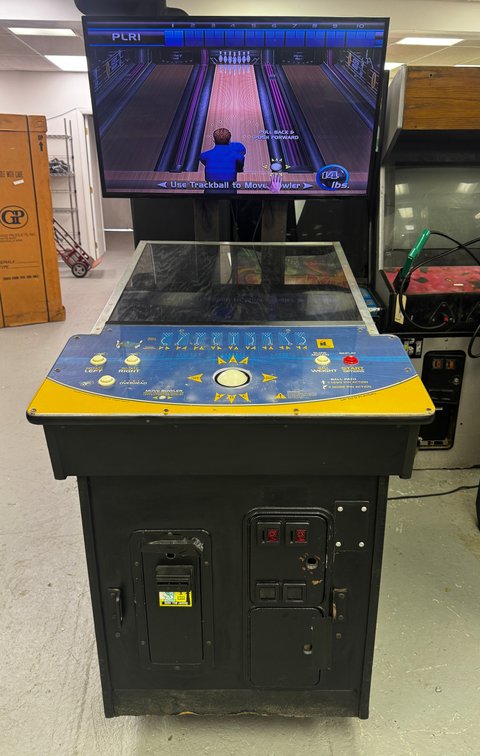 IT Silver Strike Bowing Pedestal Arcade Game