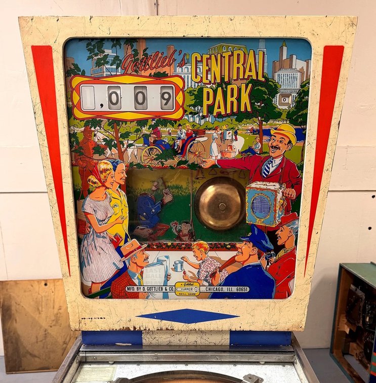 Gottlieb Central Park Wedgehead Pinball Machine, Animated Backglass, 1966