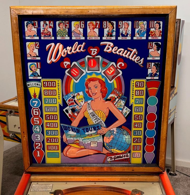 Gottlieb World Beauties Woodrail Pinball Machine, 1959