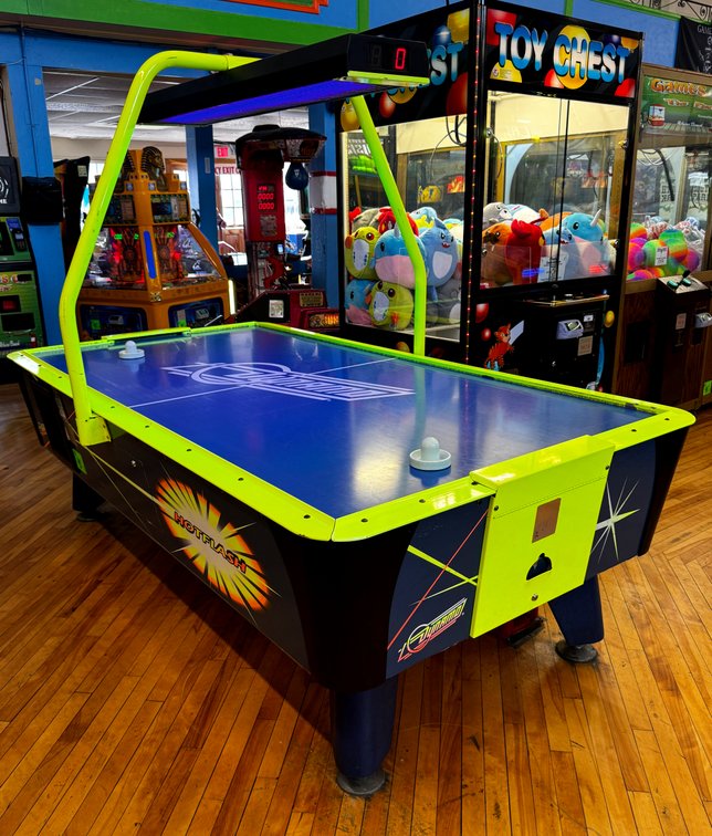 8FT Dynamo Air Hockey Table with Blacklighted Top