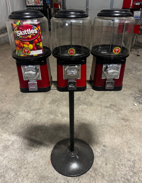 Triple Beaver Gumball on Stand