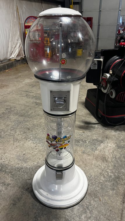 Beaver Road Runnner 4.5 FT Spiral Gumball Machine, White