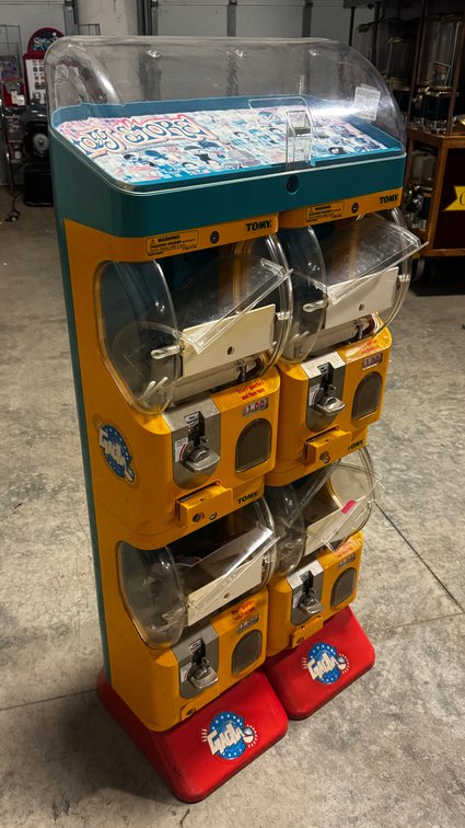 Tomy Gacha Capsule Vendor, Lot 2