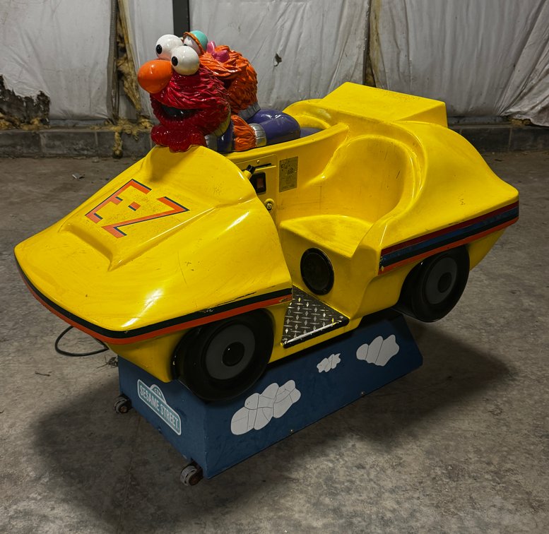 Elmo and Zoey Sesame Street Kiddie Ride