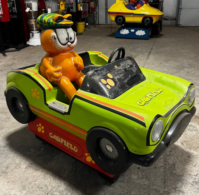 Garfield in Car Coin Op Kiddie Ride