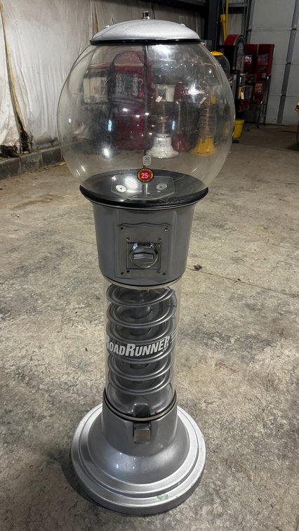 Beaver Road Runnner 4.5 FT Spiral Gumball Machine