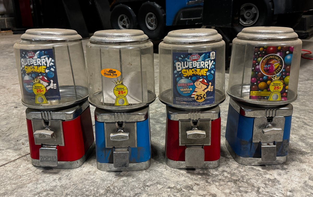 Richland Gumball Vendors, Total of 4