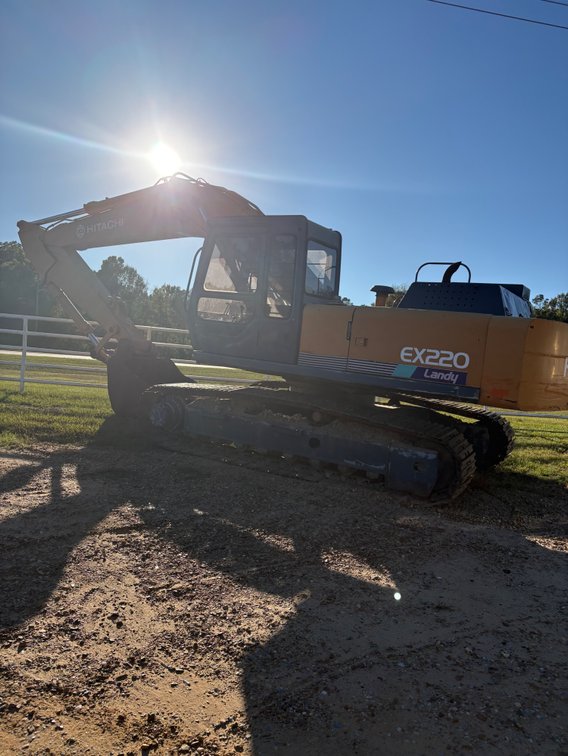 HITACHI EX220 EXCAVATOR, CAB