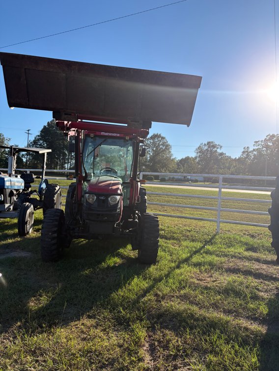 MAHINDRA 2565 TRACTOR, CAB/AIR, 4X4