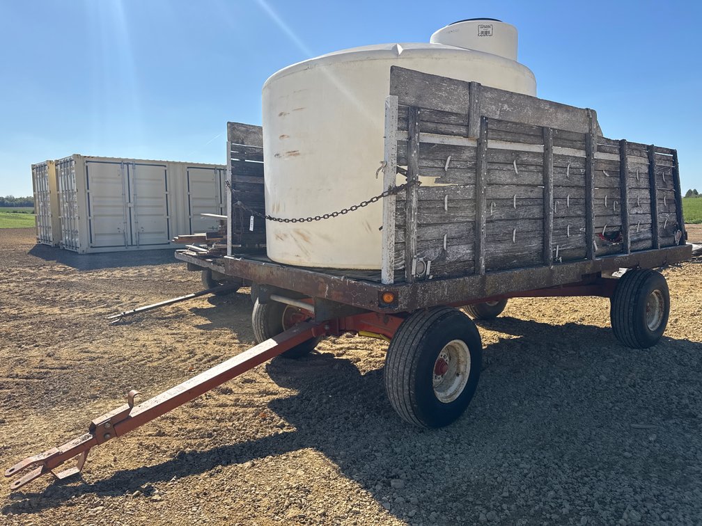 Meyer 1000 Series Running Gear w/ 1,500-Gallon Poly Tank & Pacer Pump