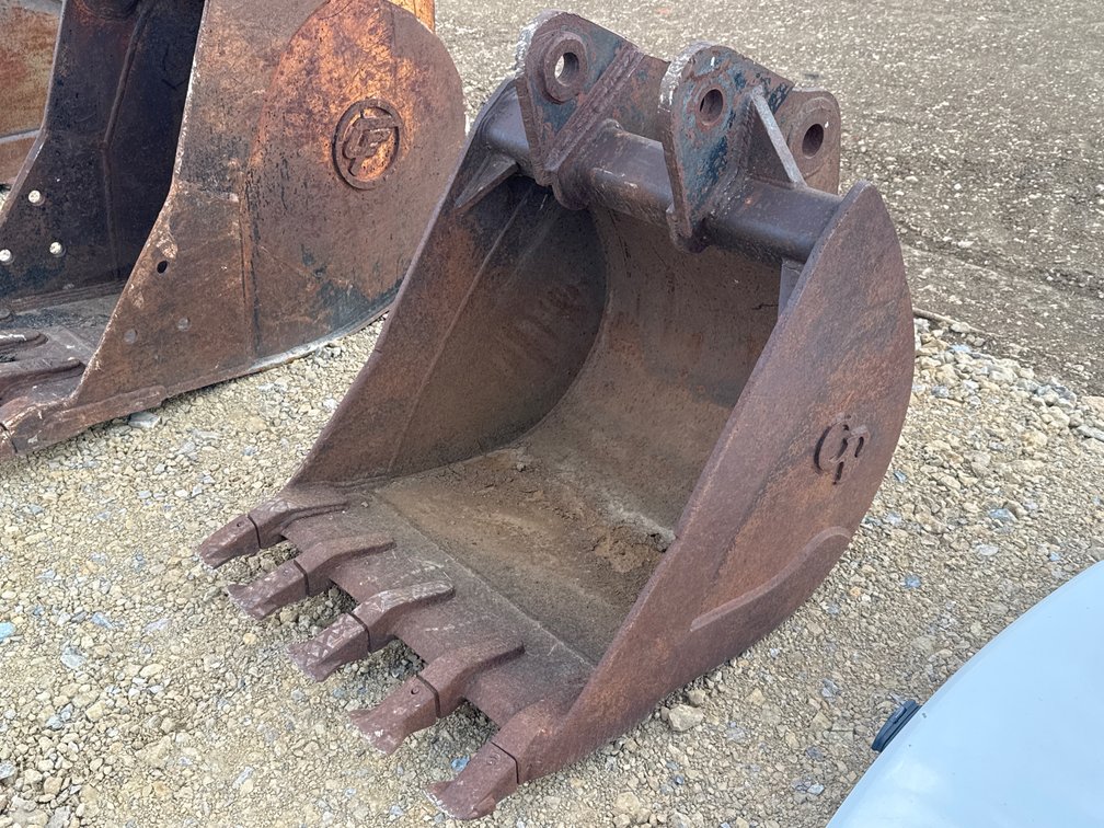 29” CP Excavator Digging Bucket