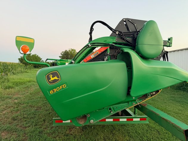 Image for 630 FD JOHN DEERE HEADER QULIN MO