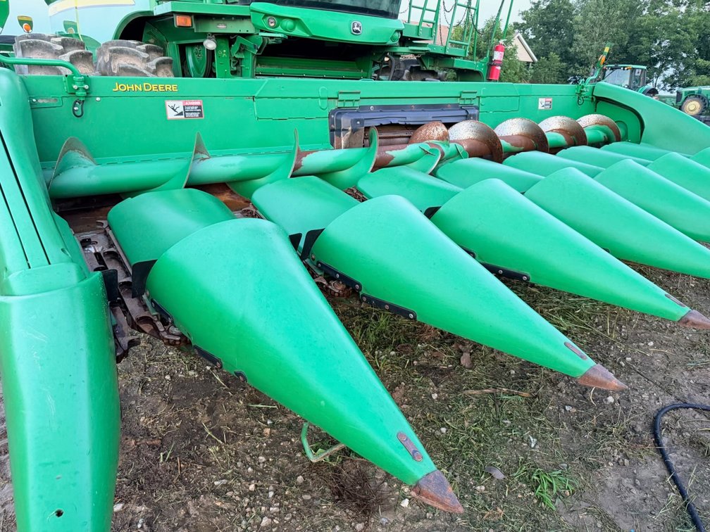 Image for 608C JOHN DEERE CORN HEADER QULIN MO