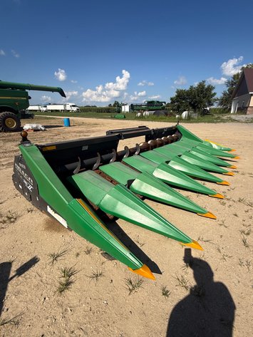 Image for OLIMAC DRAGO 8 ROW CORN HEADER QULIN MO