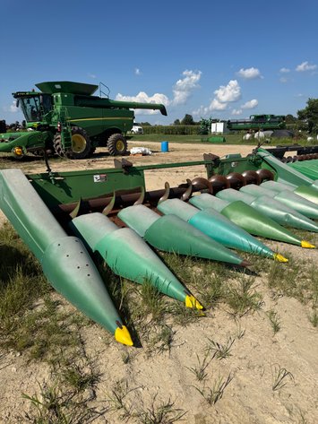 Image for 893 JOHN DEERE CORN HEADER QULIN MO