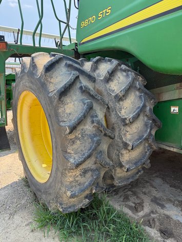 Image for 9870 STS JOHN DEERE COMBINE QULIN MO
