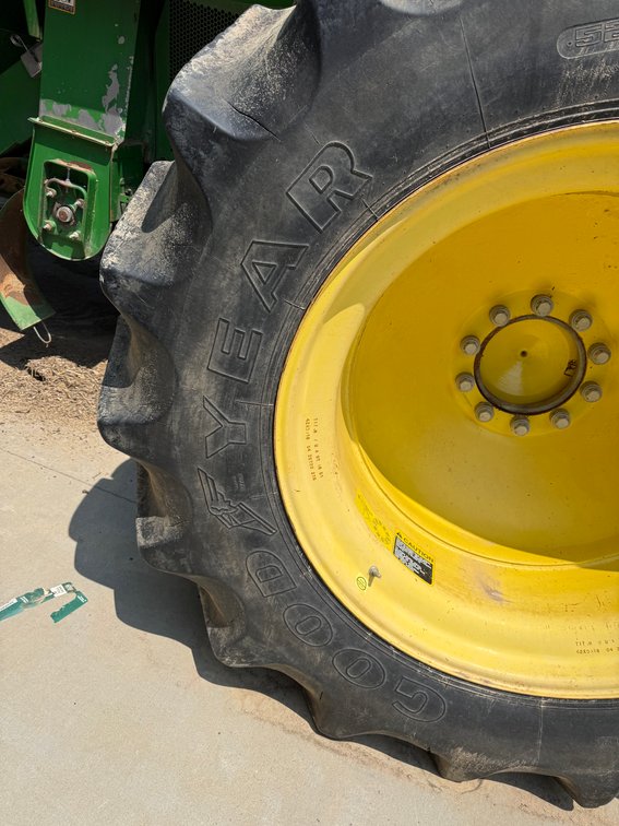 Image for 9870 STS JOHN DEERE COMBINE QULIN MO