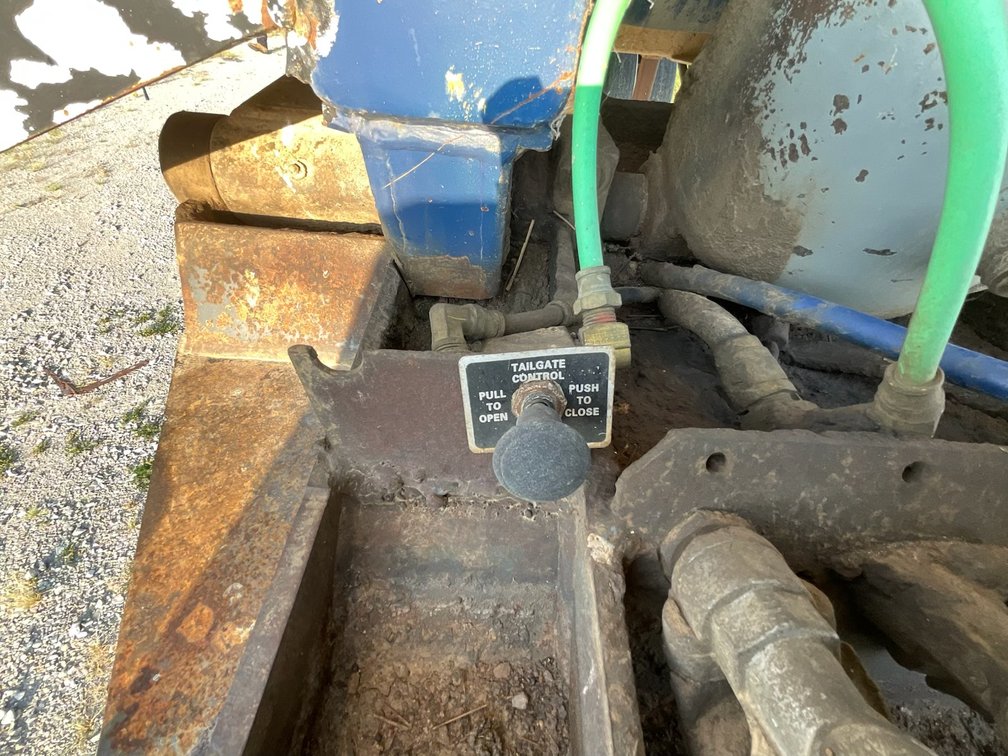 Image for BANKRUPTCY AUCTION! SEMI DUMP TRAILER CORNING AR