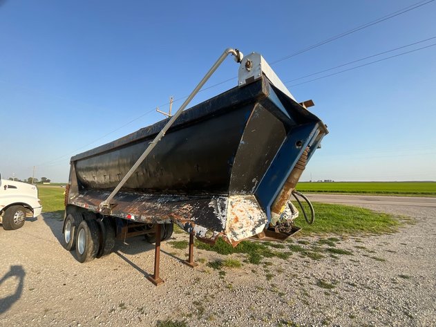 Image for BANKRUPTCY AUCTION! SEMI DUMP TRAILER CORNING AR