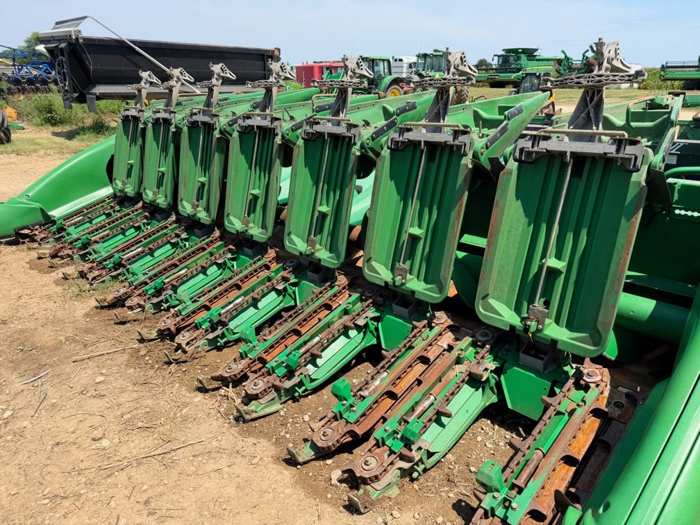 Image for 608C JOHN DEERE CORN HEADER QULIN MO