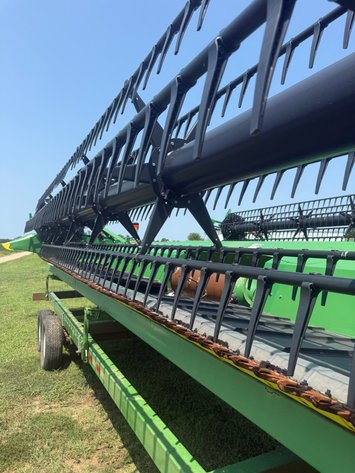 Image for 630 FD JOHN DEERE HEADER QULIN MO