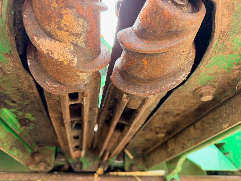 Image for 608C JOHN DEERE CORN HEADER QULIN MO